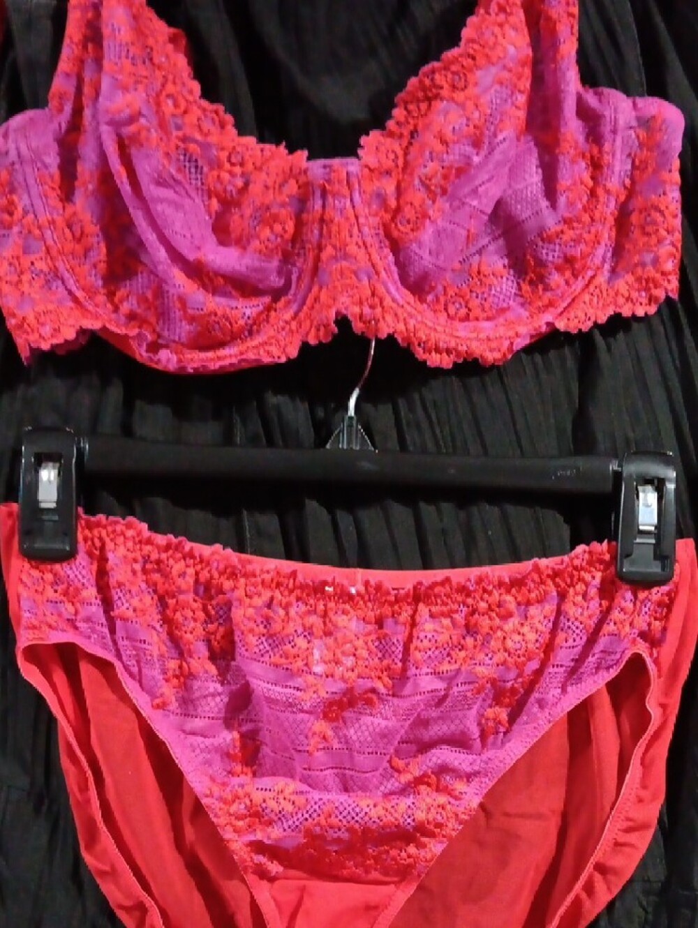 Wacoal Two-Tone Lace Bra (38C) and Panty (Large) Set in Fuchsia & Coral Pink - Picture 7 of 7